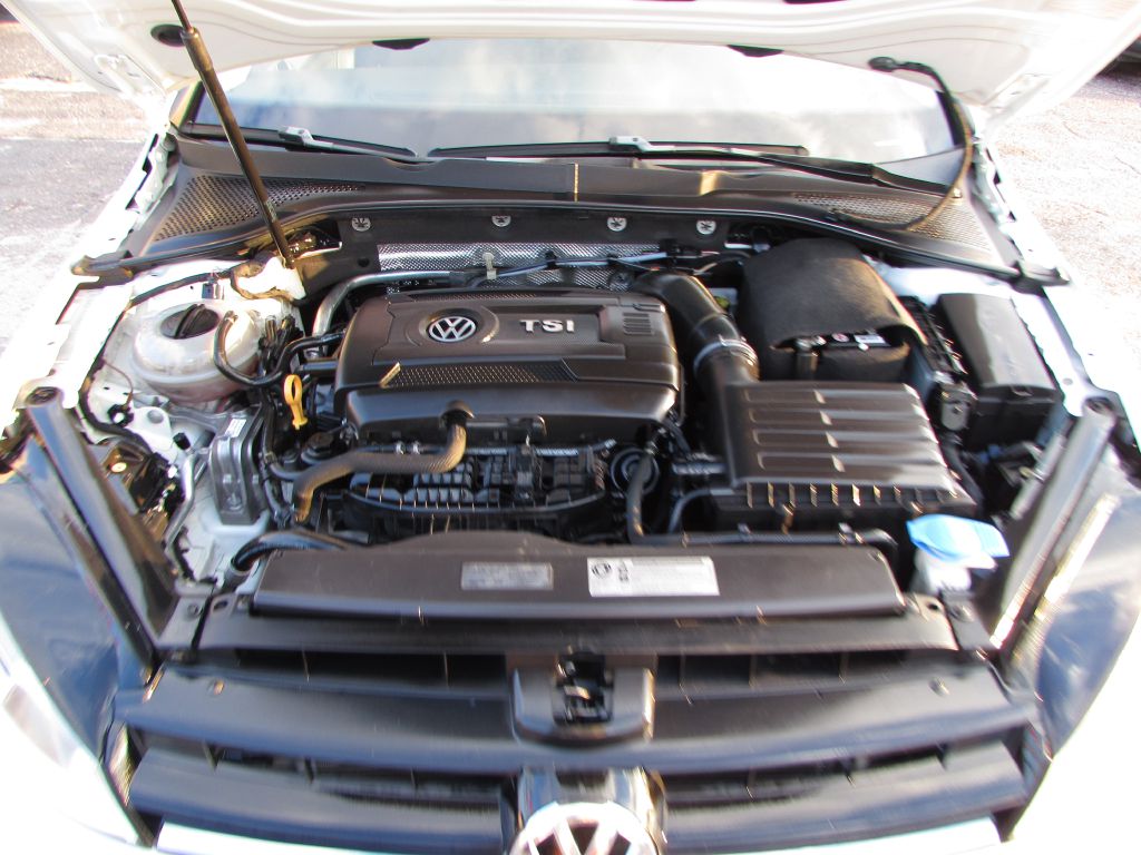 Photo 21 of this VOLKSWAGEN GOLF