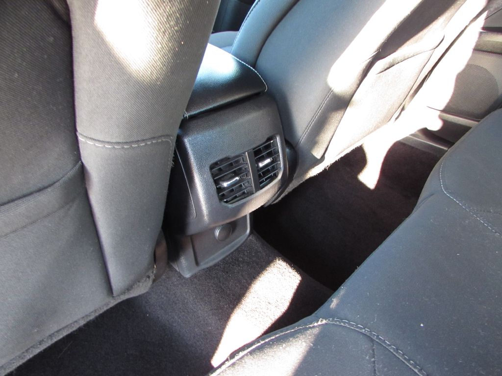 Photo 8 of this FORD FUSION