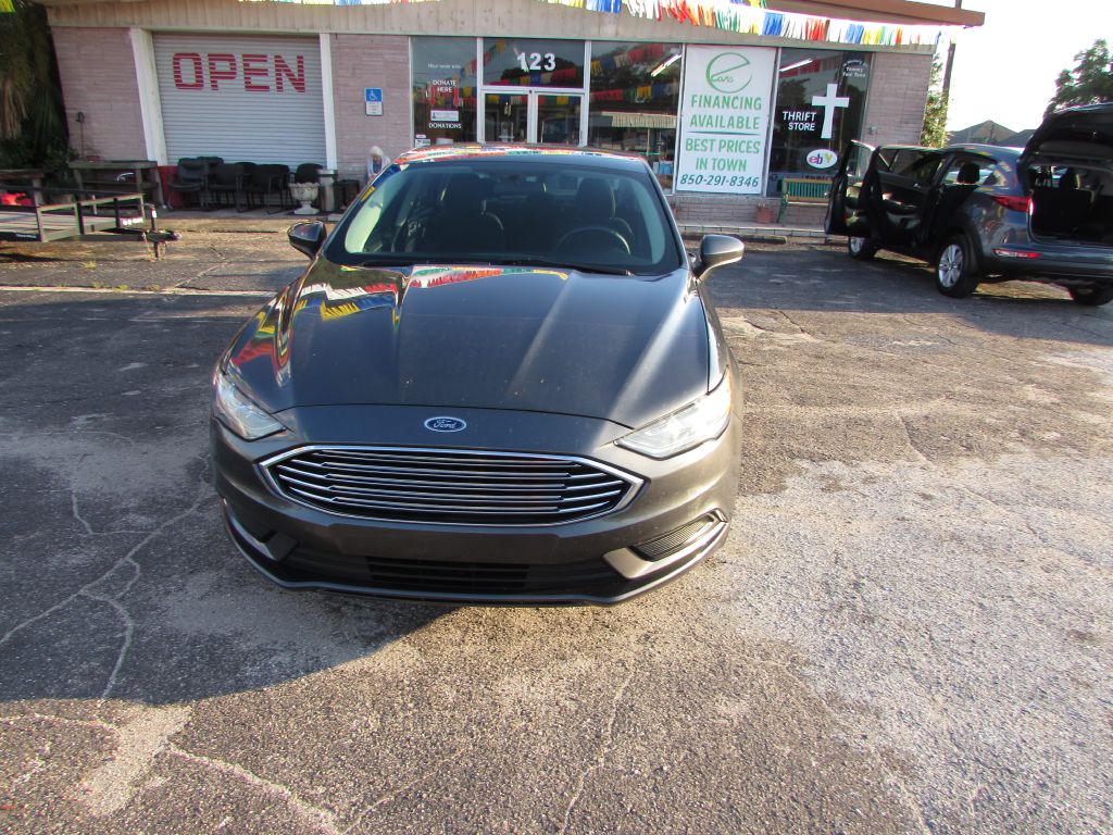 Photo 19 of this FORD FUSION