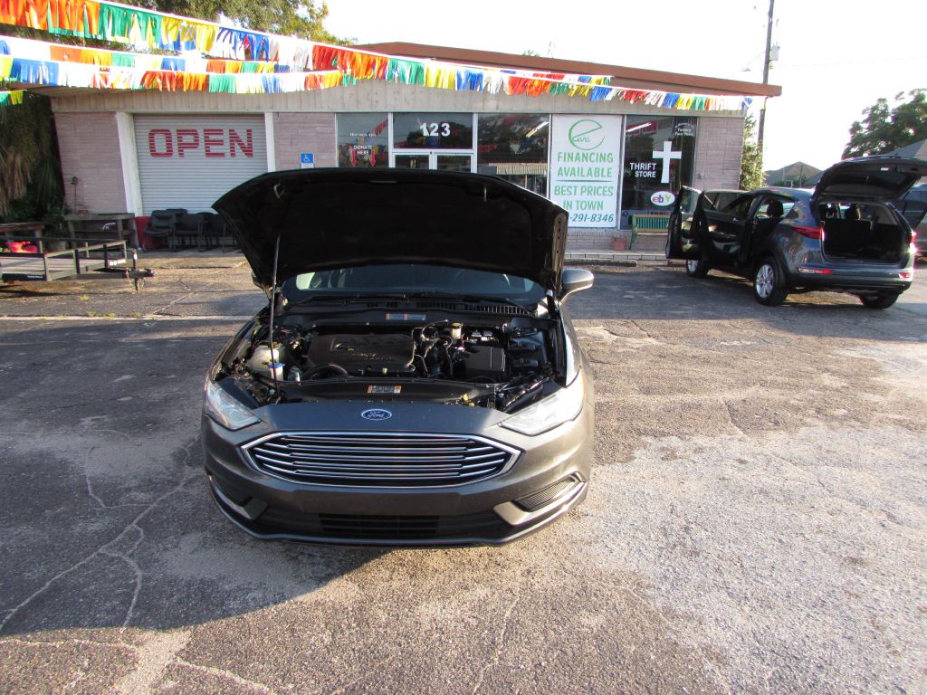 Photo 20 of this FORD FUSION