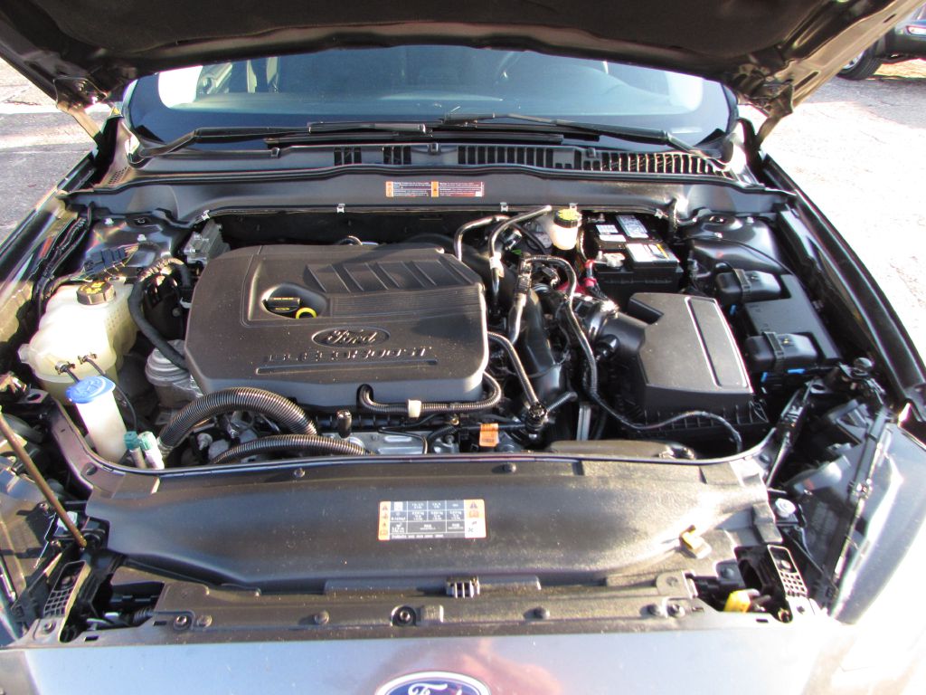 Photo 21 of this FORD FUSION