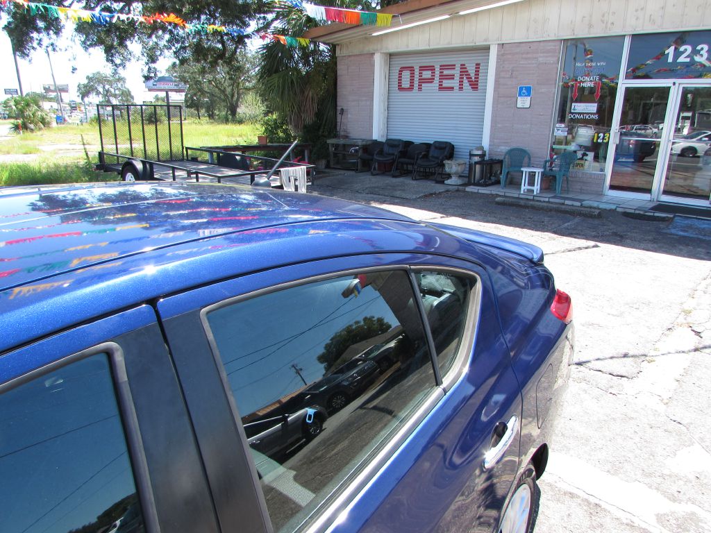 Photo 5 of this NISSAN VERSA