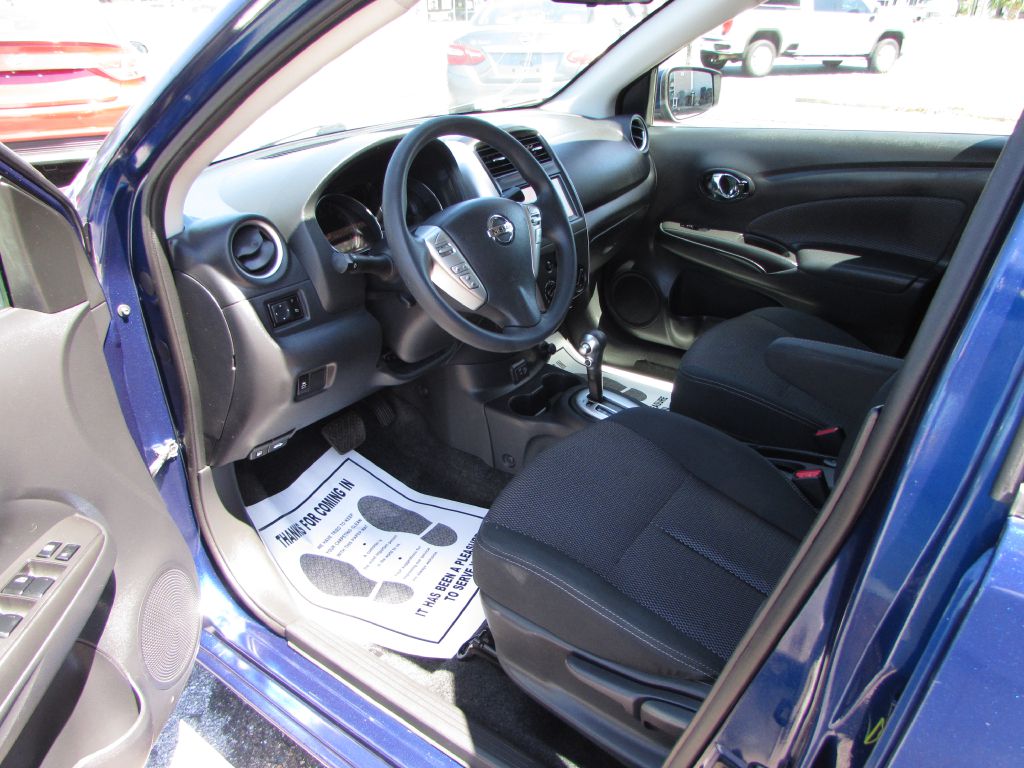 Photo 6 of this NISSAN VERSA