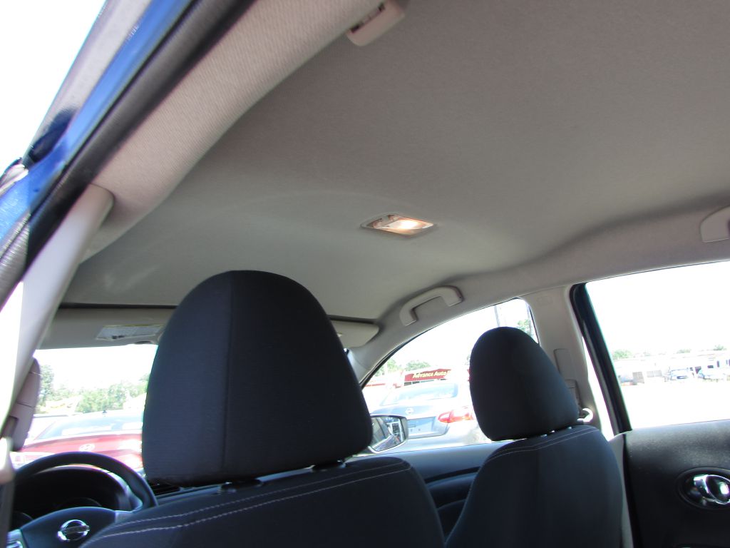 Photo 10 of this NISSAN VERSA