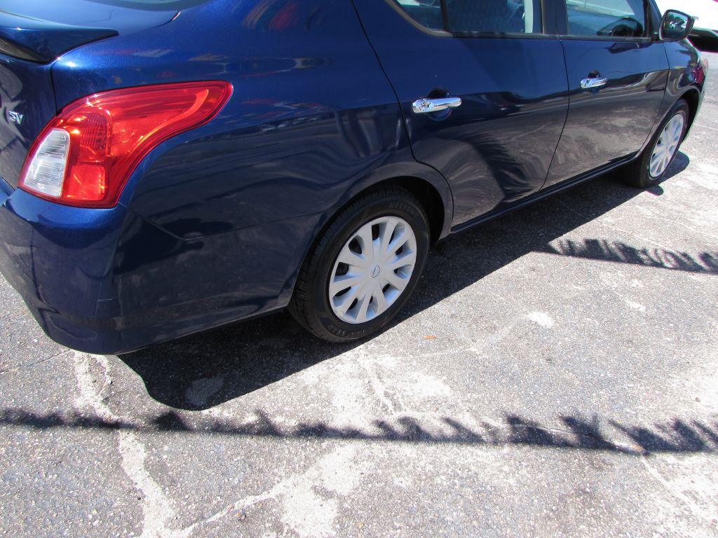 Photo 14 of this NISSAN VERSA