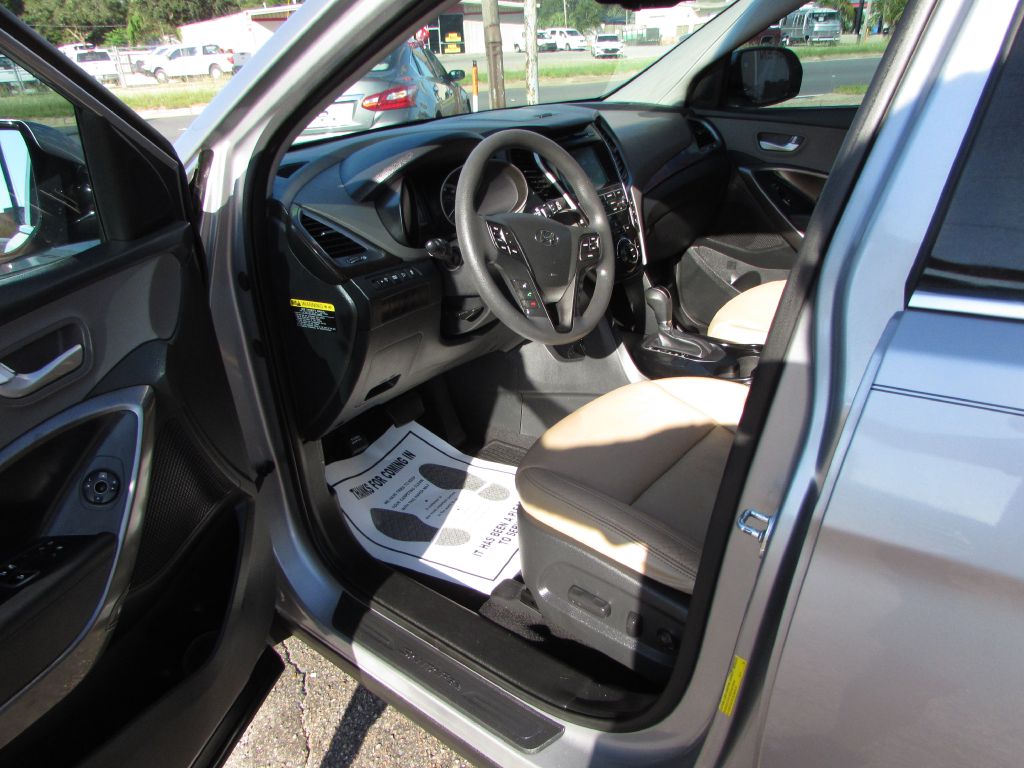 Photo 6 of this HYUNDAI SANTA FE