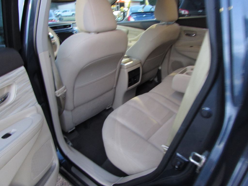 Photo 7 of this NISSAN MURANO