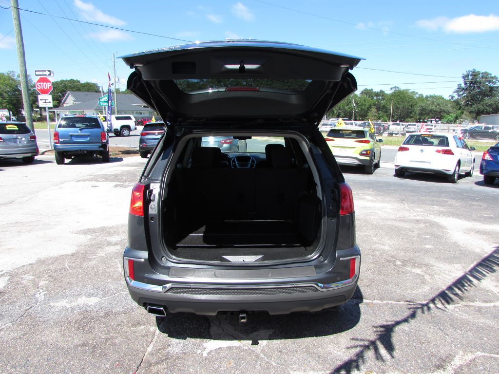 Photo 13 of this GMC TERRAIN