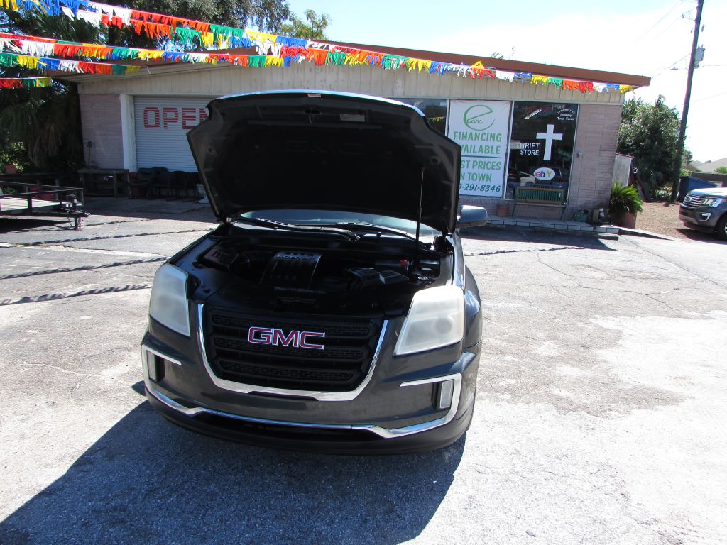 Photo 22 of this GMC TERRAIN