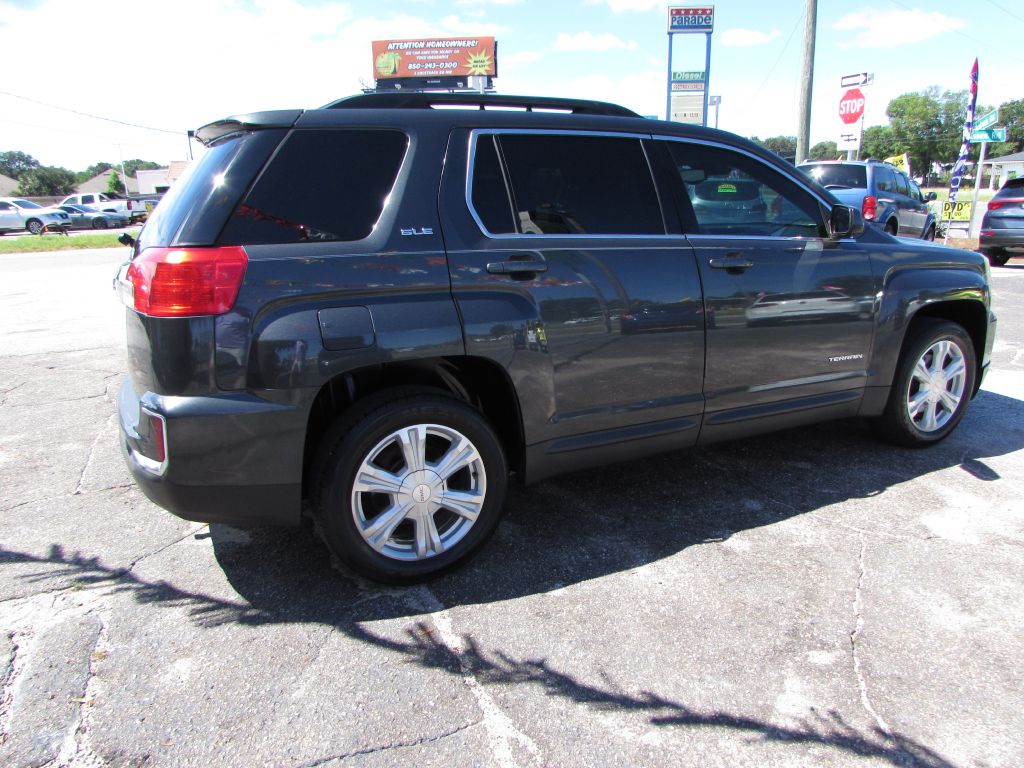 Photo 25 of this GMC TERRAIN