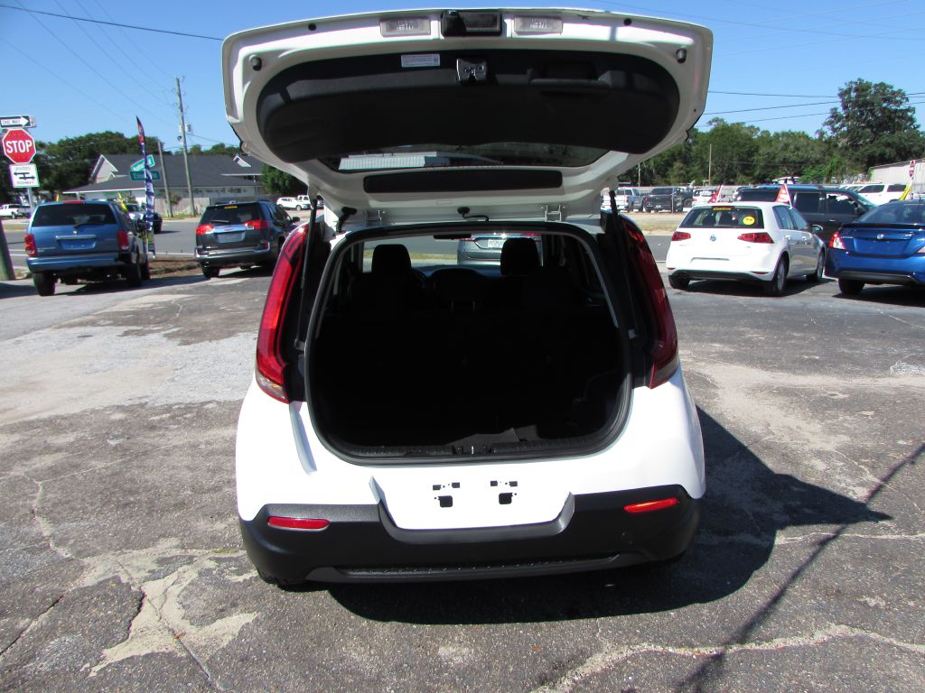 Photo 12 of this KIA SOUL