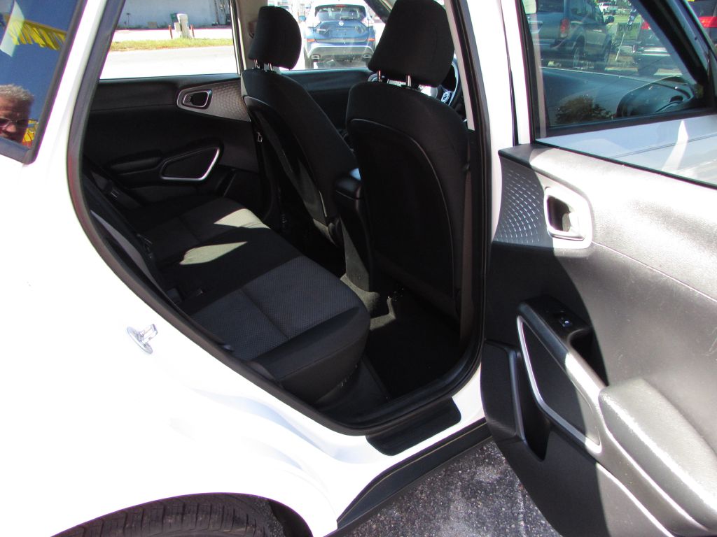 Photo 15 of this KIA SOUL