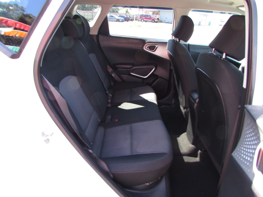 Photo 16 of this KIA SOUL