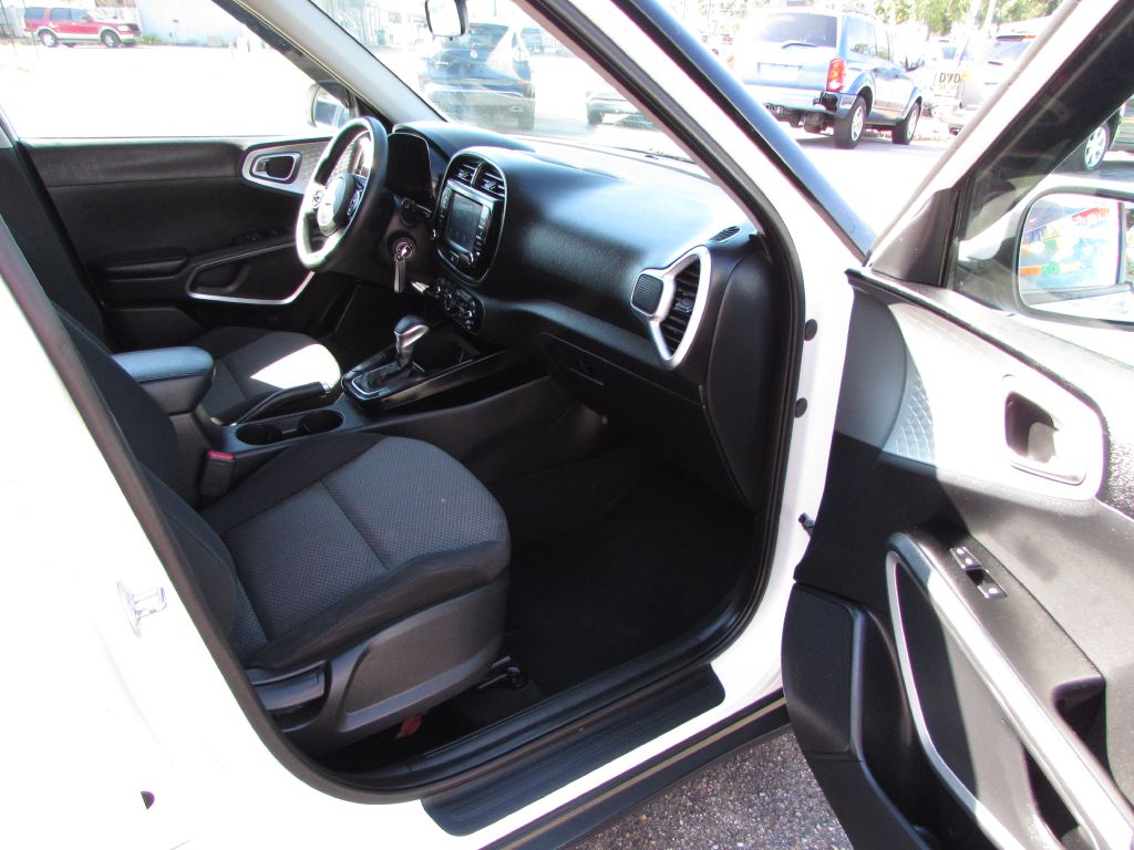 Photo 17 of this KIA SOUL