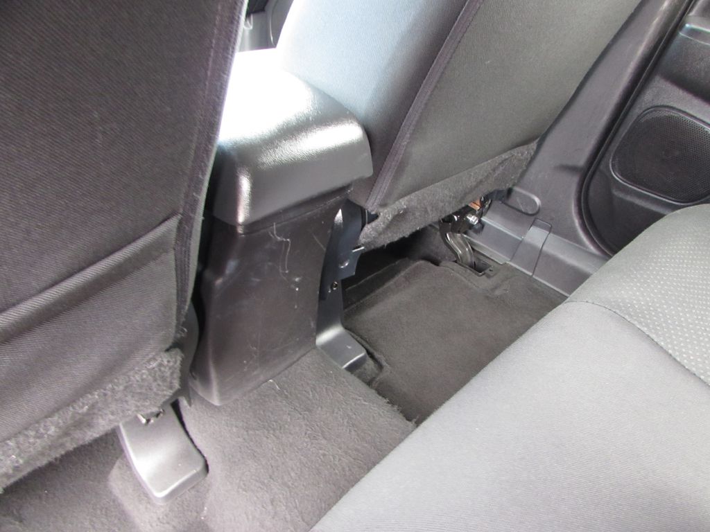 Photo 8 of this MITSUBISHI OUTLANDER SPORT