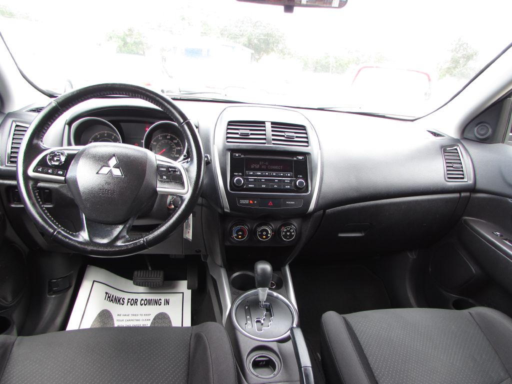 Photo 9 of this MITSUBISHI OUTLANDER SPORT