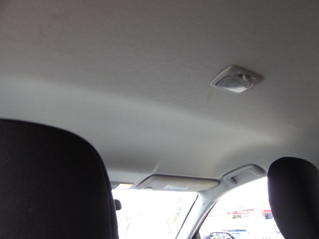 Photo 10 of this MITSUBISHI OUTLANDER SPORT