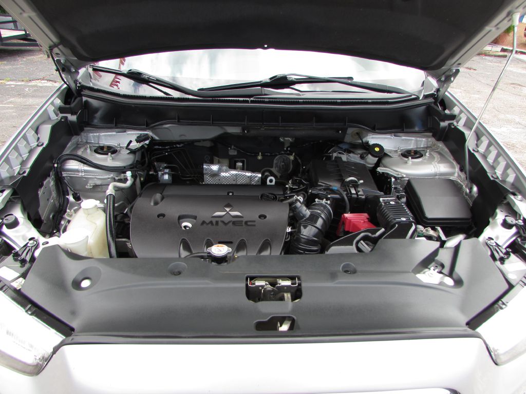 Photo 21 of this MITSUBISHI OUTLANDER SPORT