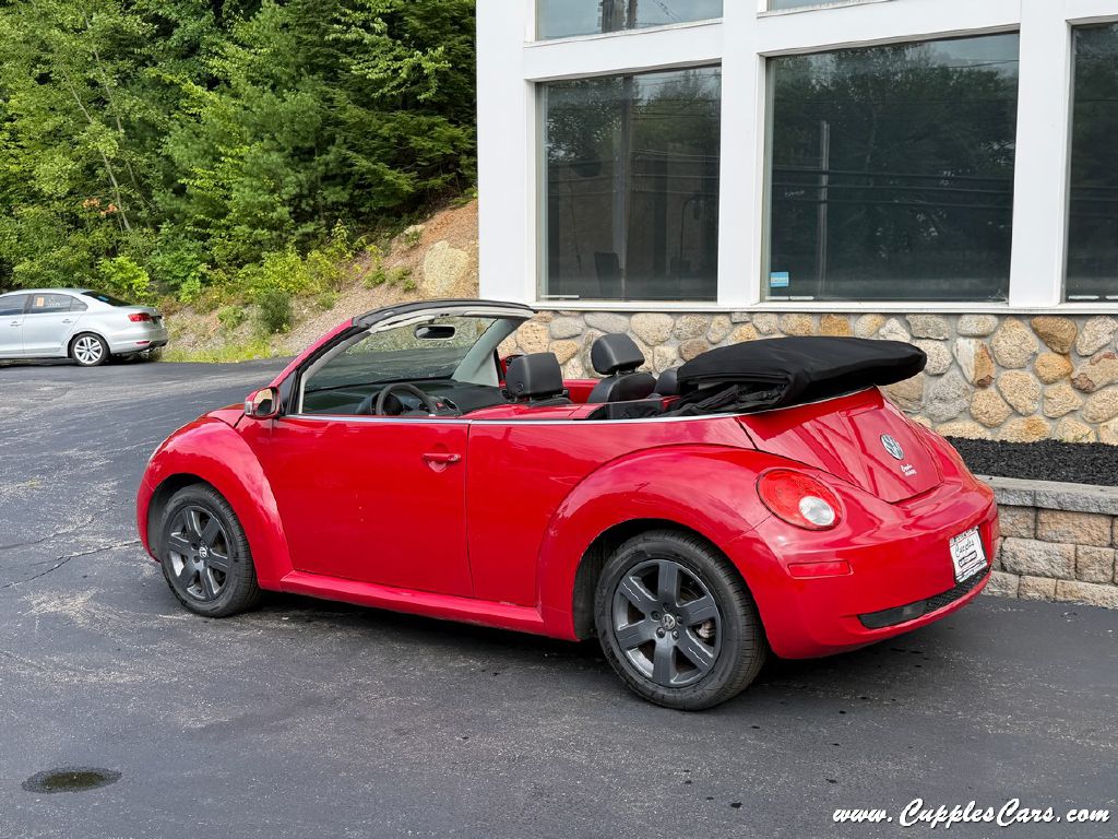 Photo 2 of this VOLKSWAGEN NEW BEETLE