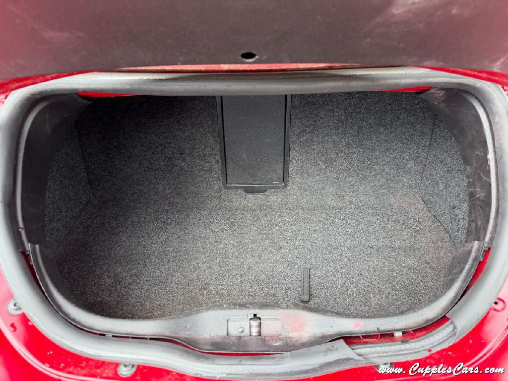 Photo 7 of this VOLKSWAGEN NEW BEETLE