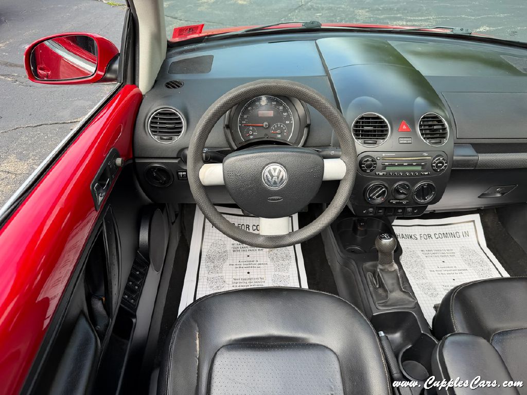 Photo 14 of this VOLKSWAGEN NEW BEETLE