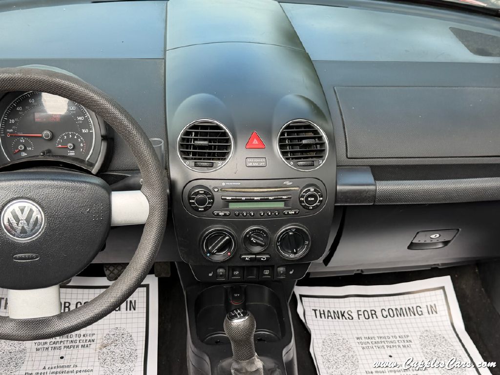 Photo 15 of this VOLKSWAGEN NEW BEETLE