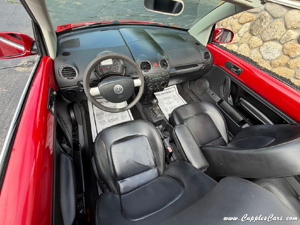 Photo 18 of this VOLKSWAGEN NEW BEETLE