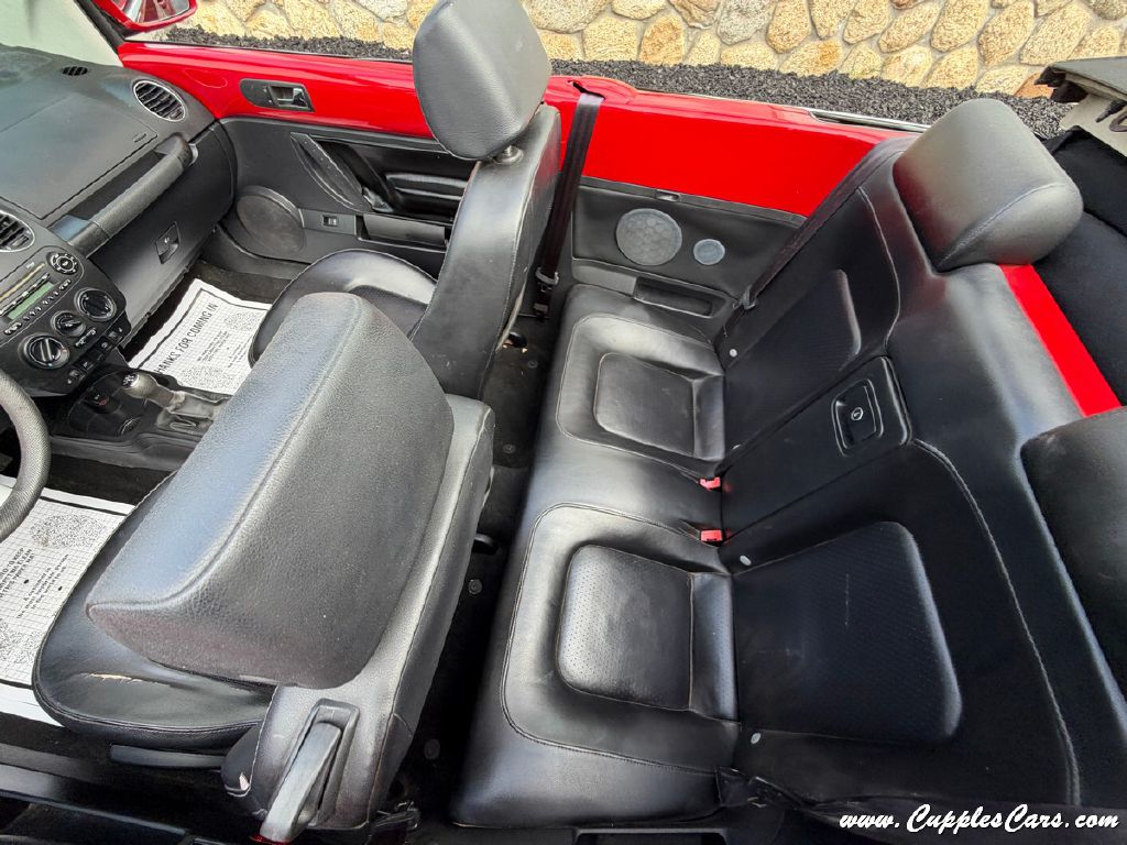 Photo 20 of this VOLKSWAGEN NEW BEETLE