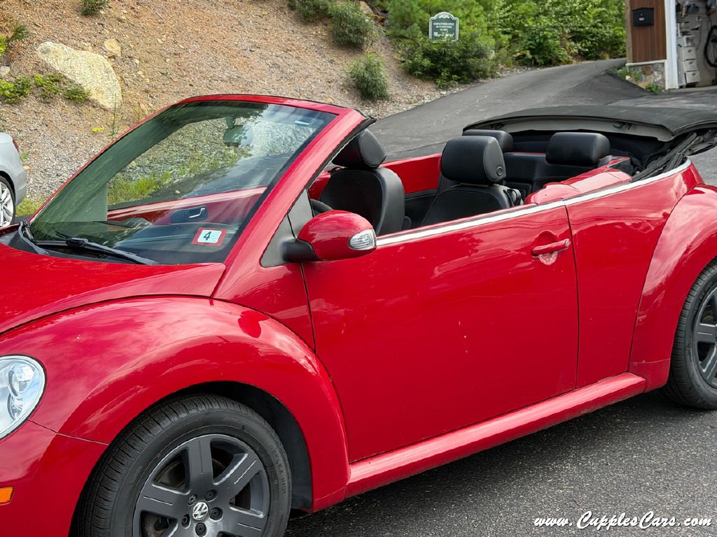 Photo 24 of this VOLKSWAGEN NEW BEETLE