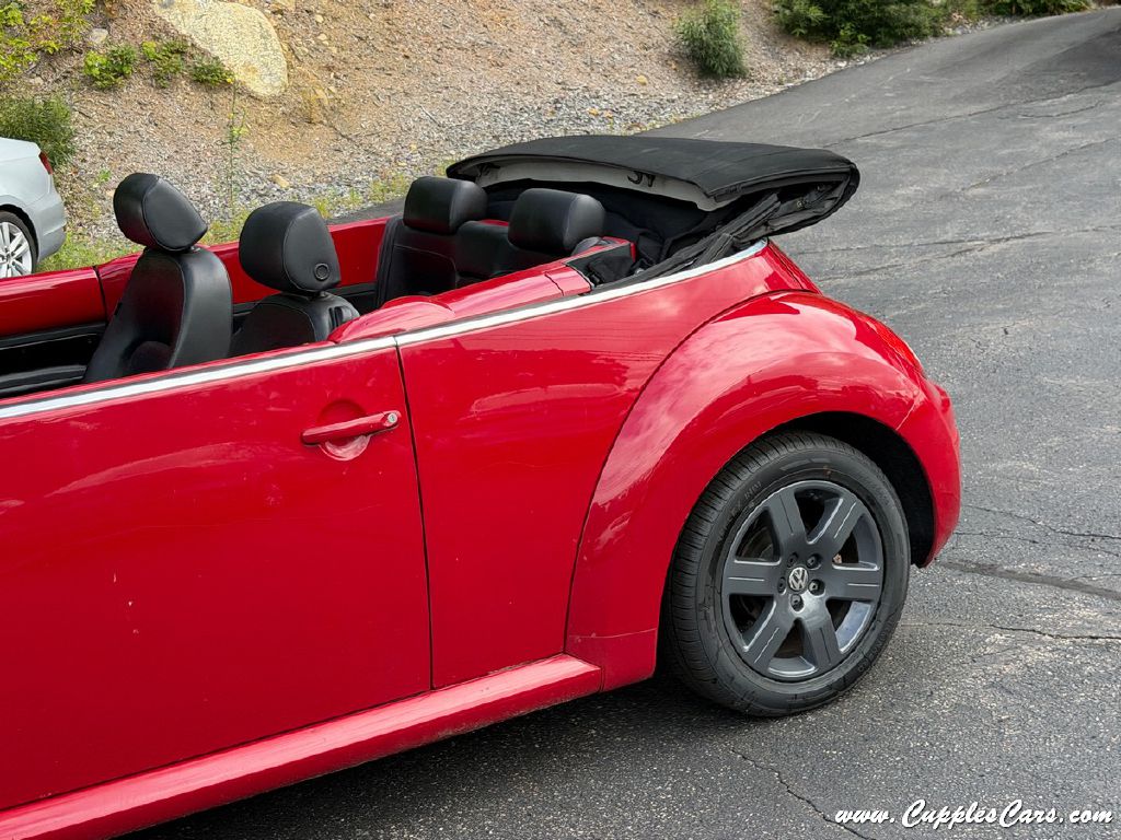 Photo 25 of this VOLKSWAGEN NEW BEETLE