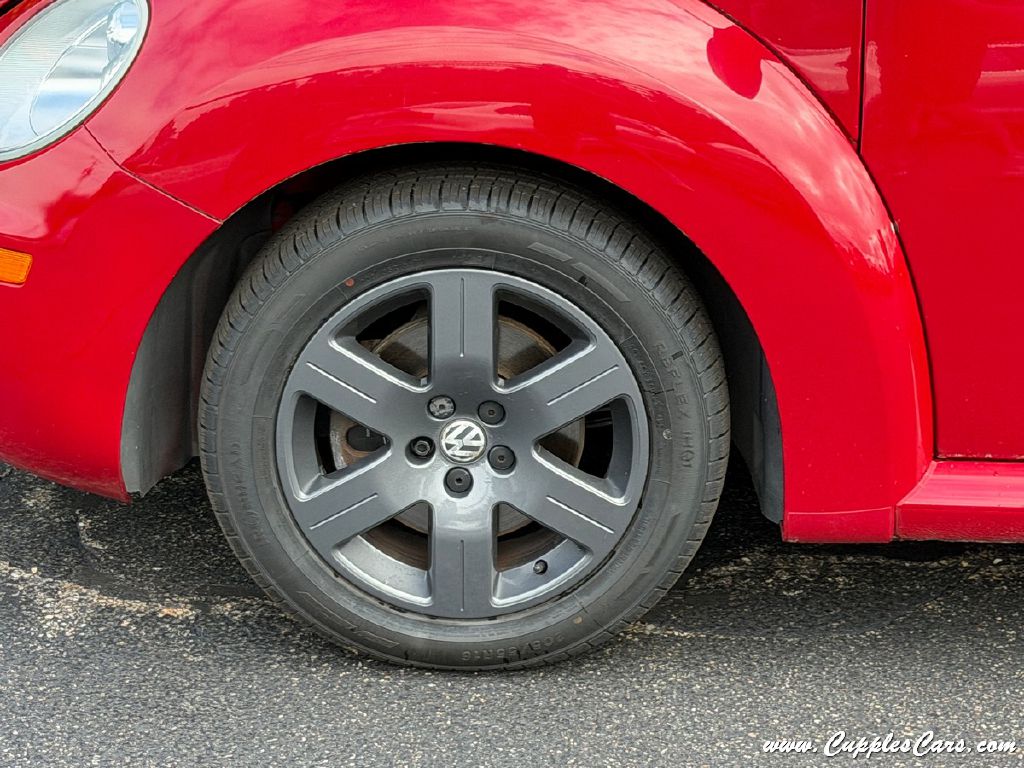 Photo 33 of this VOLKSWAGEN NEW BEETLE