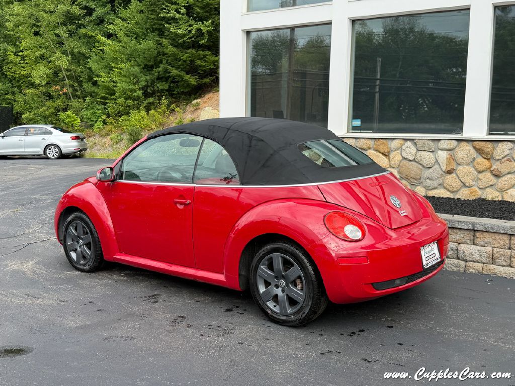 Photo 35 of this VOLKSWAGEN NEW BEETLE