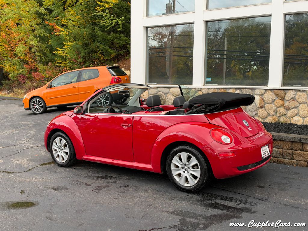 Photo 2 of this VOLKSWAGEN NEW BEETLE