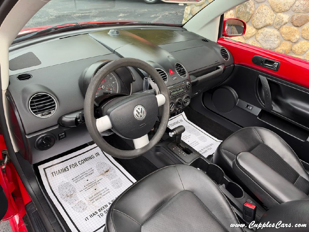 Photo 4 of this VOLKSWAGEN NEW BEETLE