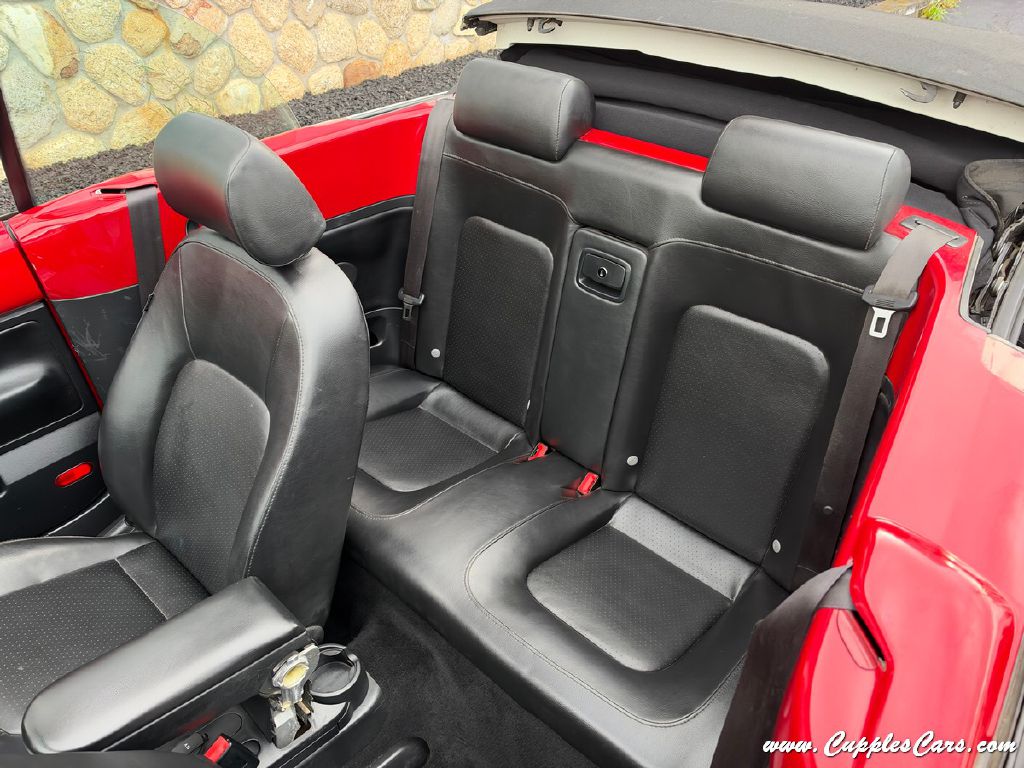 Photo 6 of this VOLKSWAGEN NEW BEETLE