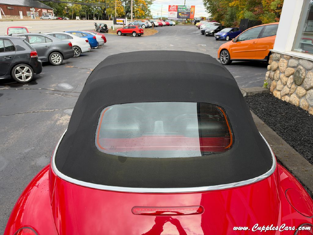 Photo 13 of this VOLKSWAGEN NEW BEETLE