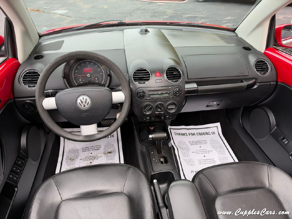 Photo 17 of this VOLKSWAGEN NEW BEETLE