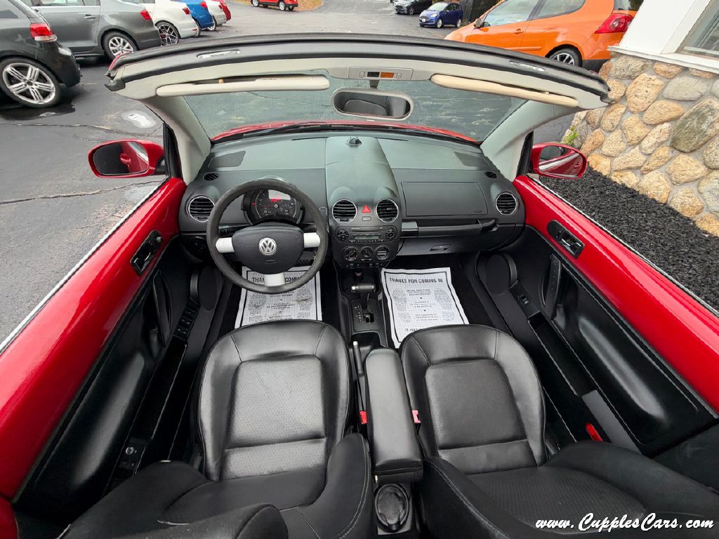 Photo 22 of this VOLKSWAGEN NEW BEETLE