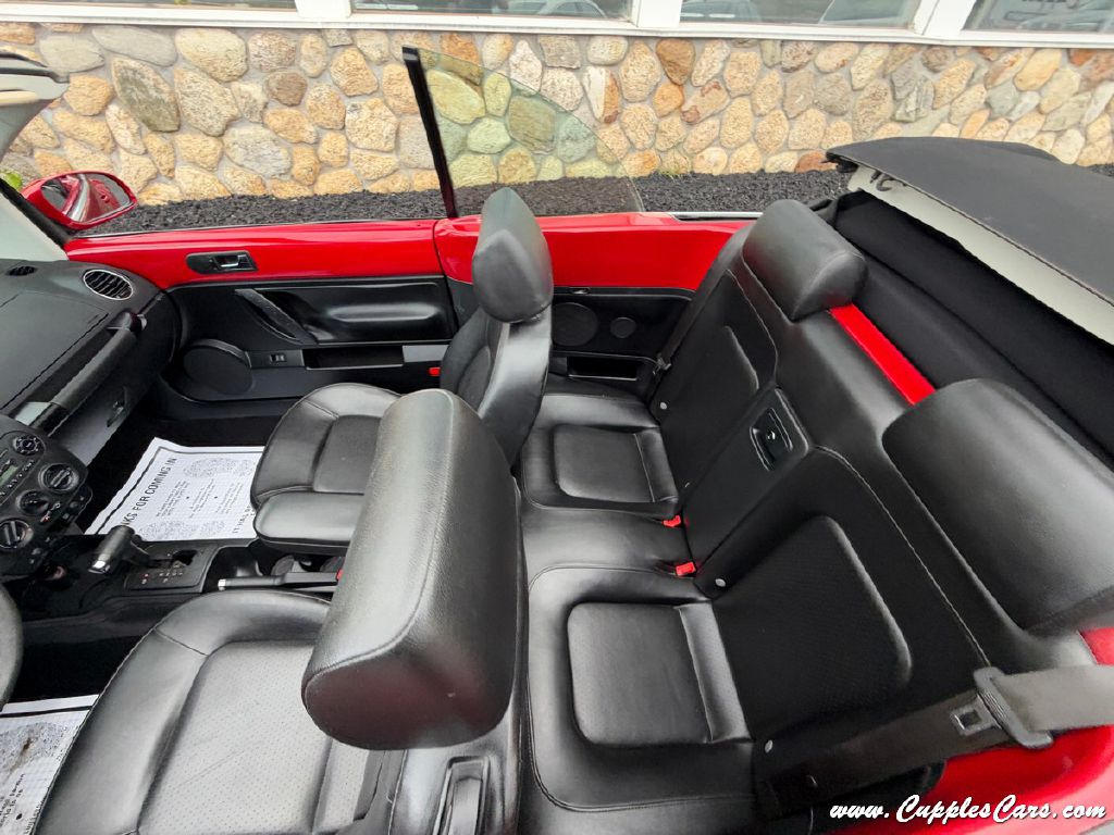 Photo 25 of this VOLKSWAGEN NEW BEETLE