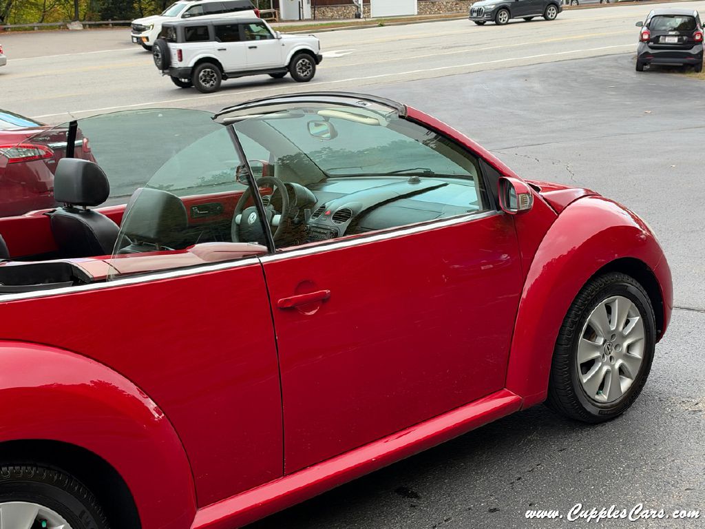 Photo 33 of this VOLKSWAGEN NEW BEETLE