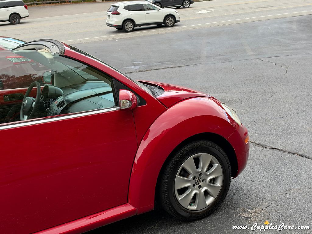 Photo 34 of this VOLKSWAGEN NEW BEETLE