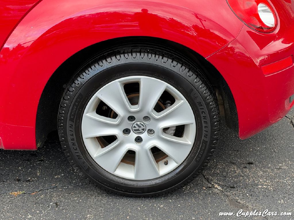 Photo 37 of this VOLKSWAGEN NEW BEETLE