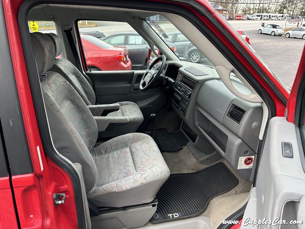 Photo 16 of this VOLKSWAGEN EUROVAN TDI
