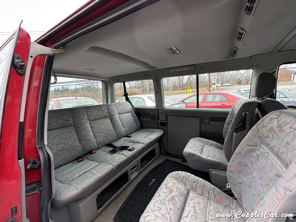 Photo 19 of this VOLKSWAGEN EUROVAN TDI