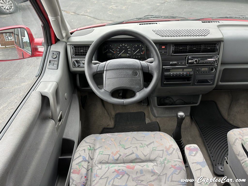 Photo 38 of this VOLKSWAGEN EUROVAN TDI