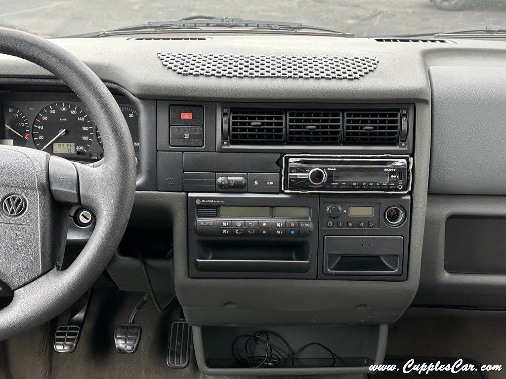 Photo 39 of this VOLKSWAGEN EUROVAN TDI