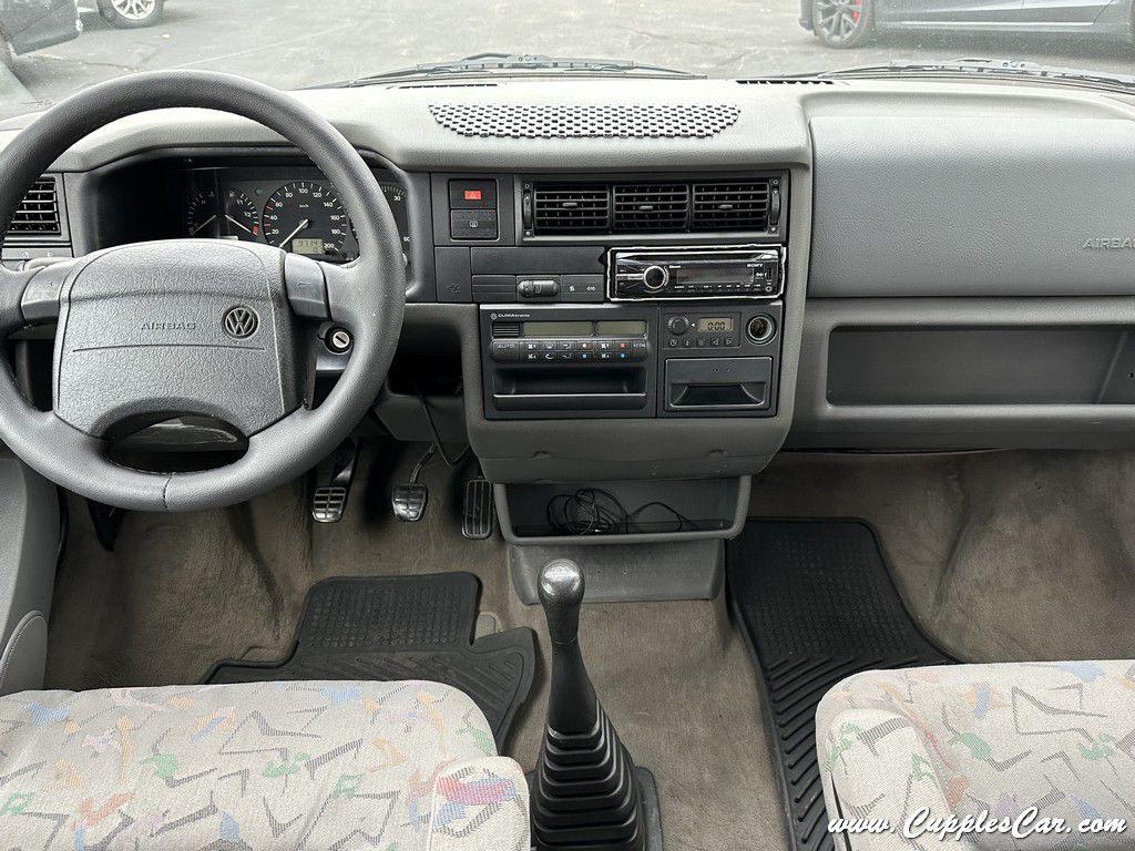 Photo 40 of this VOLKSWAGEN EUROVAN TDI