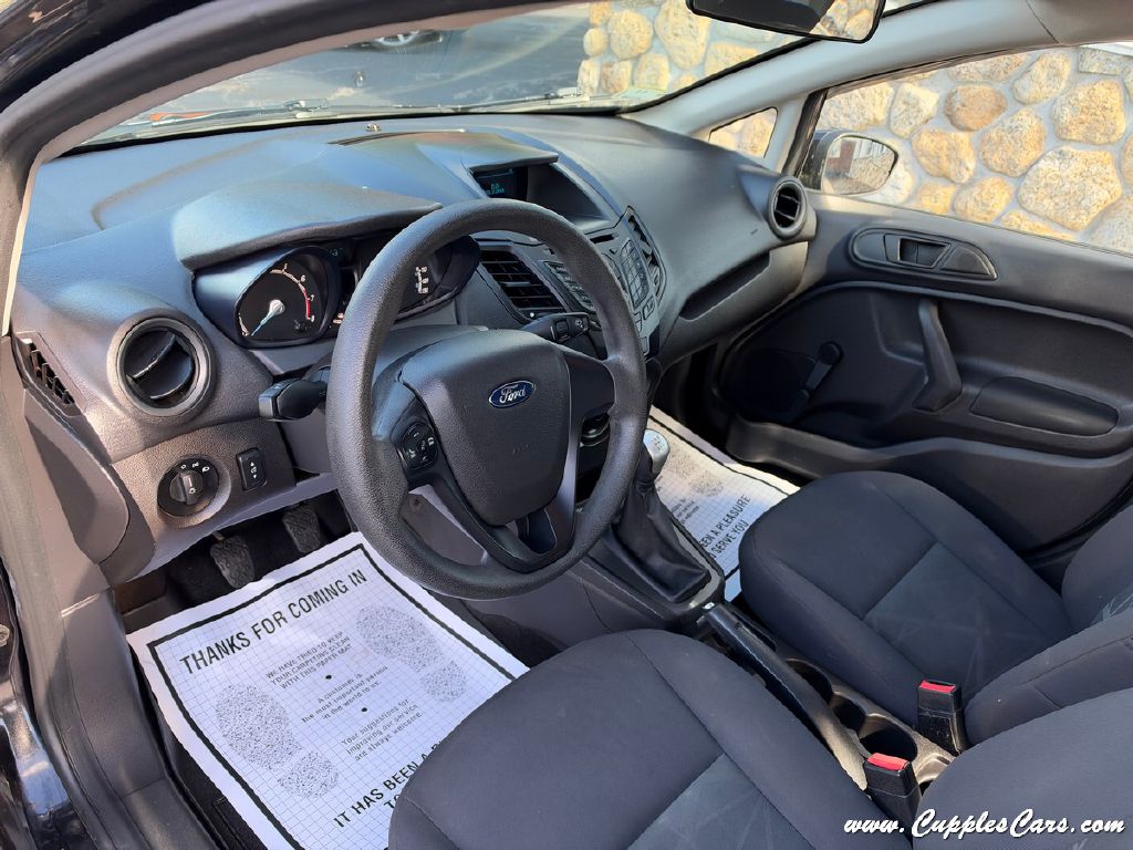 Photo 4 of this FORD FIESTA