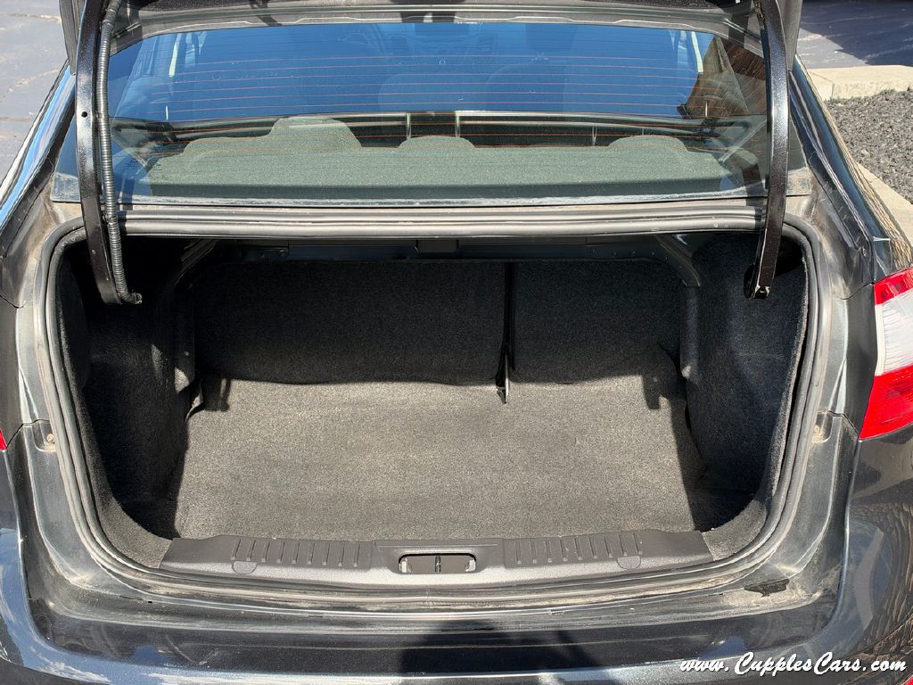Photo 7 of this FORD FIESTA