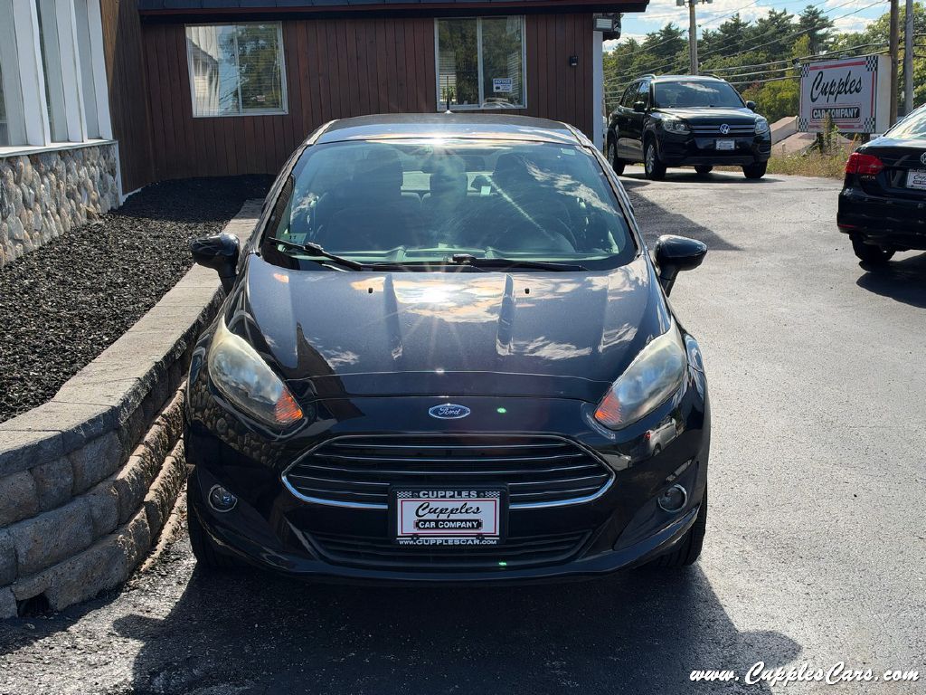 Photo 13 of this FORD FIESTA